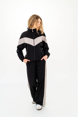 Костюм жіночий